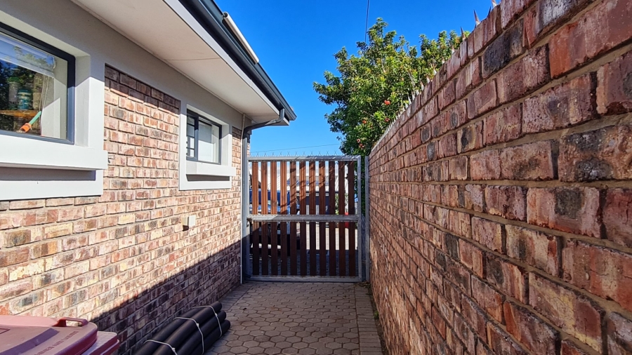 3 Bedroom Property for Sale in Dana Bay Western Cape